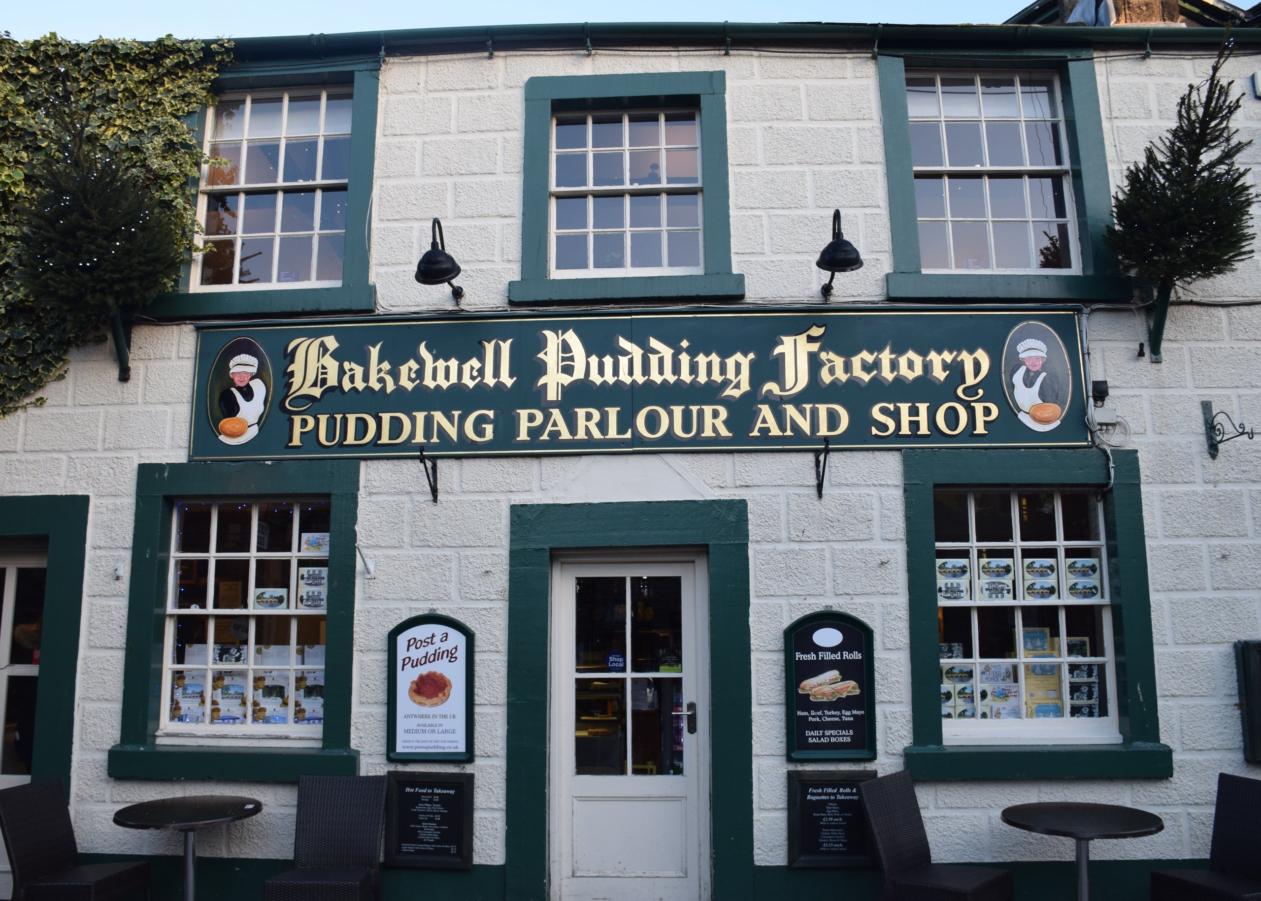 Exterior view of the Bakewell Pudding Factory, a shop and parlor.